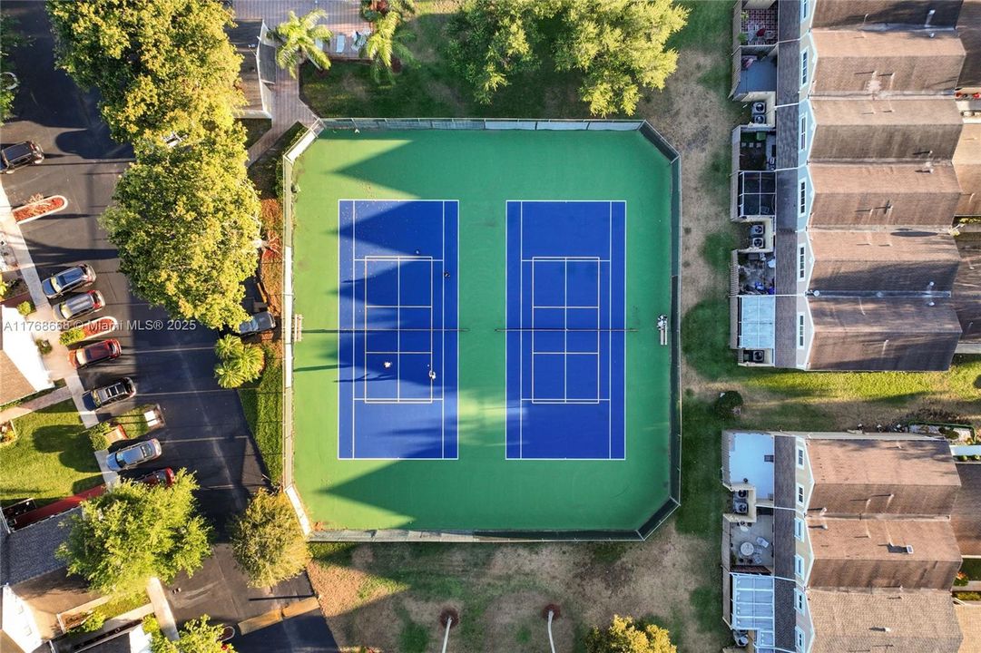 最近售出: $449,900 (3 贝兹, 3 浴室, 1802 平方英尺)