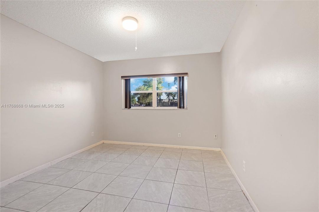 最近售出: $449,900 (3 贝兹, 3 浴室, 1802 平方英尺)