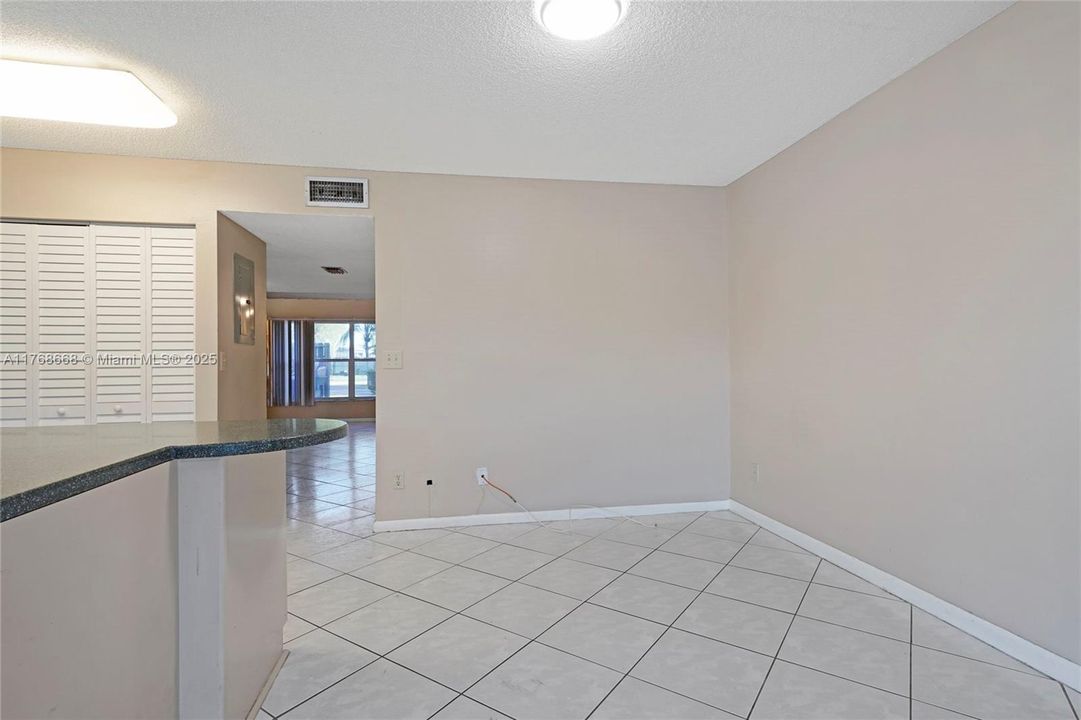 最近售出: $449,900 (3 贝兹, 3 浴室, 1802 平方英尺)