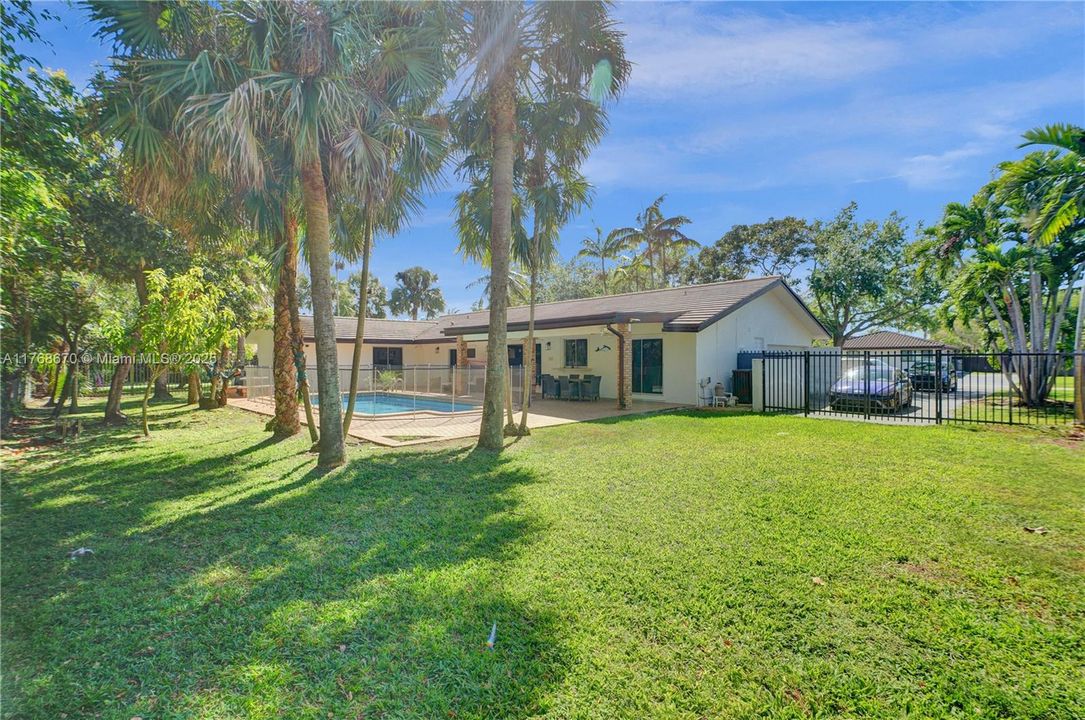 Recently Sold: $1,299,000 (4 beds, 2 baths, 2447 Square Feet)
