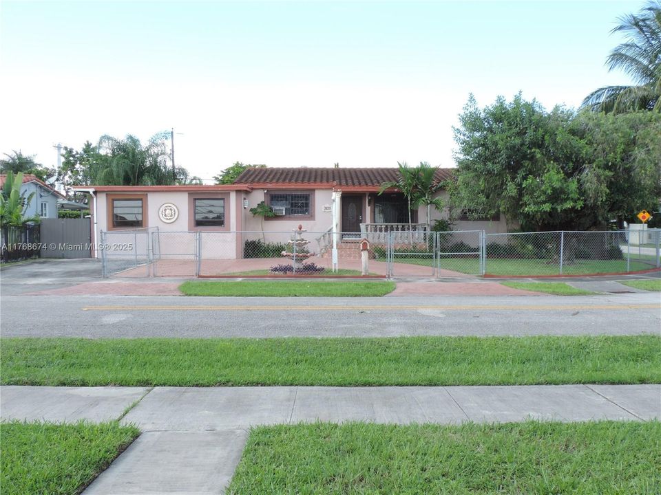 Recently Sold: $690,000 (4 beds, 3 baths, 1980 Square Feet)