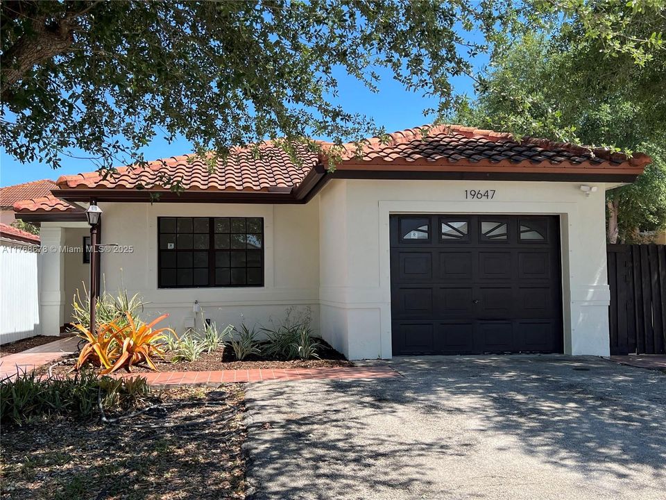 Vendido Recientemente: $569,000 (3 camas, 2 baños, 1330 Pies cuadrados)