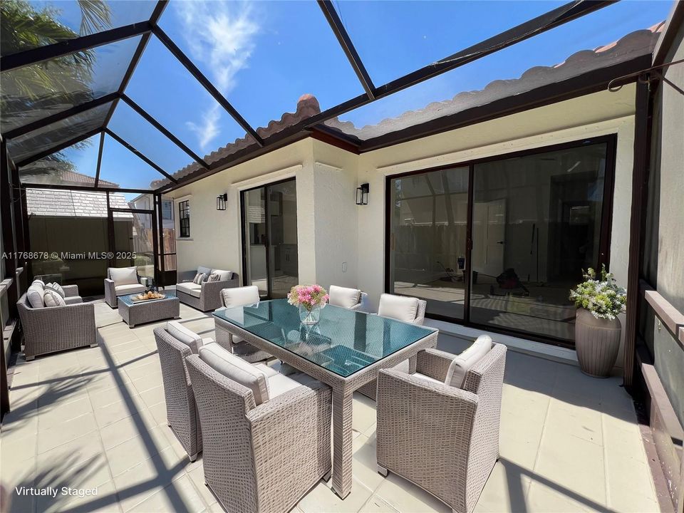 Vendido Recientemente: $569,000 (3 camas, 2 baños, 1330 Pies cuadrados)