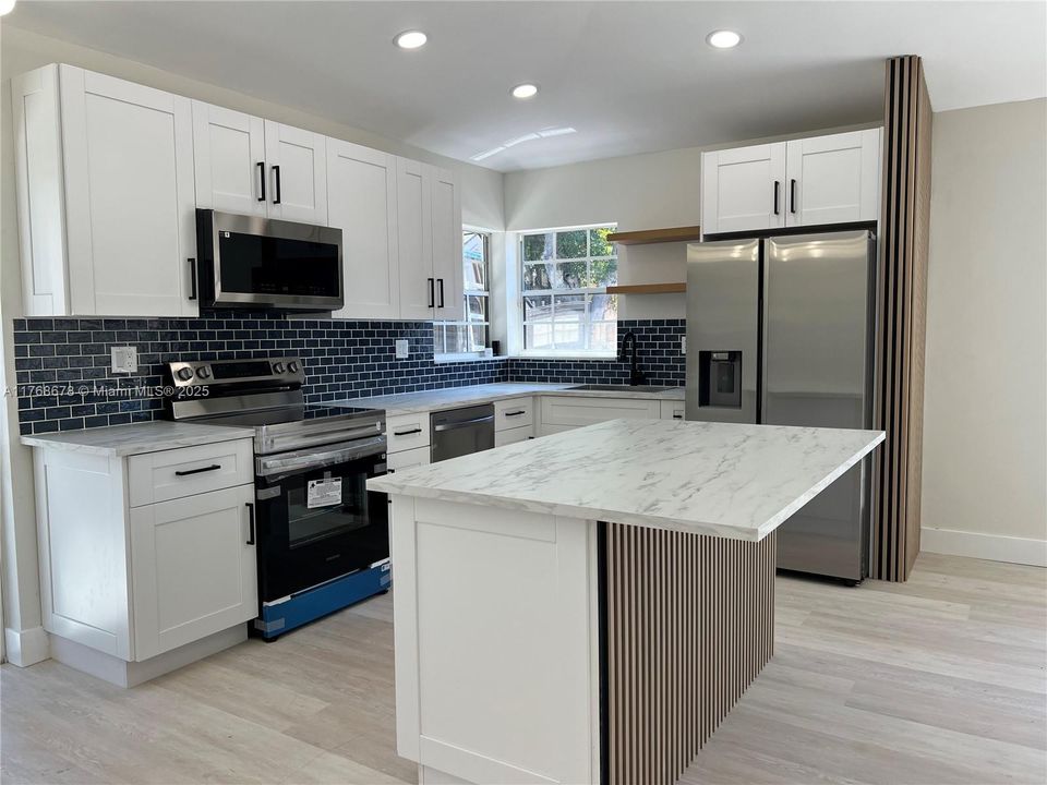 Vendido Recientemente: $569,000 (3 camas, 2 baños, 1330 Pies cuadrados)