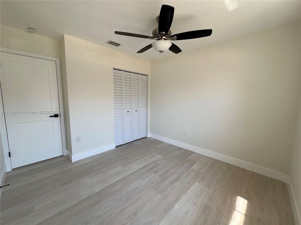 Vendido Recientemente: $569,000 (3 camas, 2 baños, 1330 Pies cuadrados)