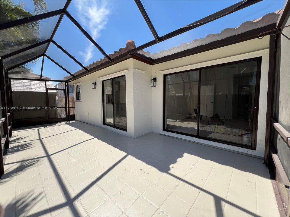 Vendido Recientemente: $569,000 (3 camas, 2 baños, 1330 Pies cuadrados)