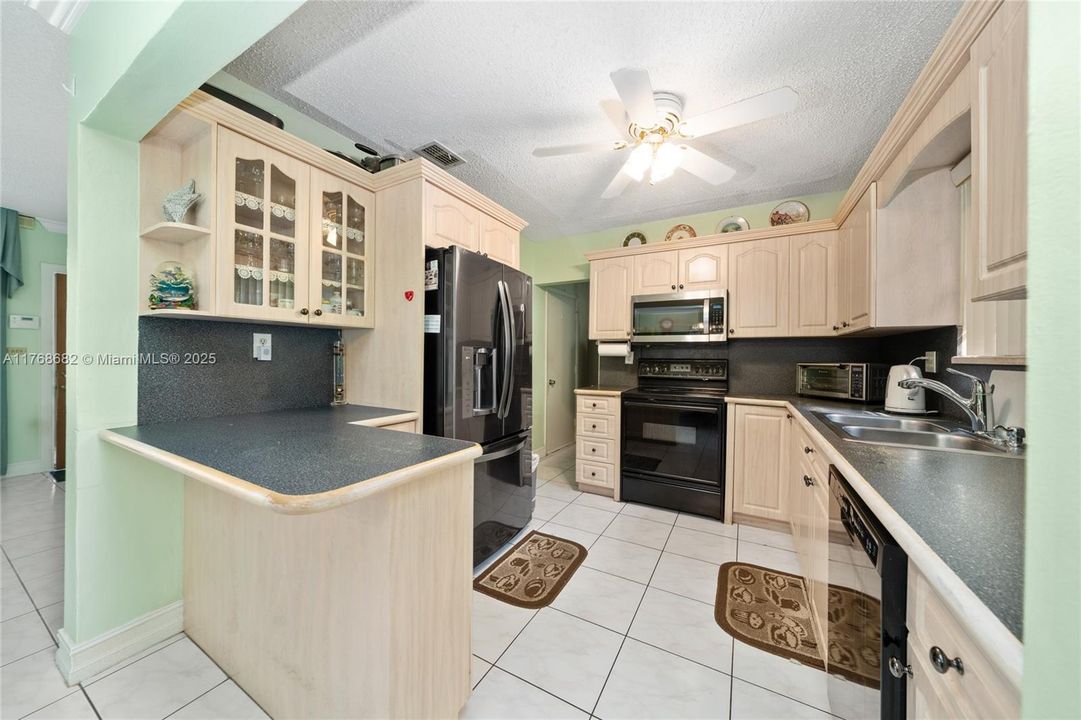 最近售出: $499,800 (3 贝兹, 2 浴室, 1742 平方英尺)