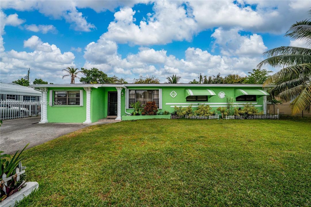 最近售出: $499,800 (3 贝兹, 2 浴室, 1742 平方英尺)