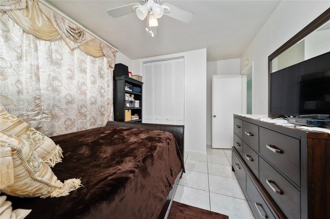 最近售出: $499,800 (3 贝兹, 2 浴室, 1742 平方英尺)