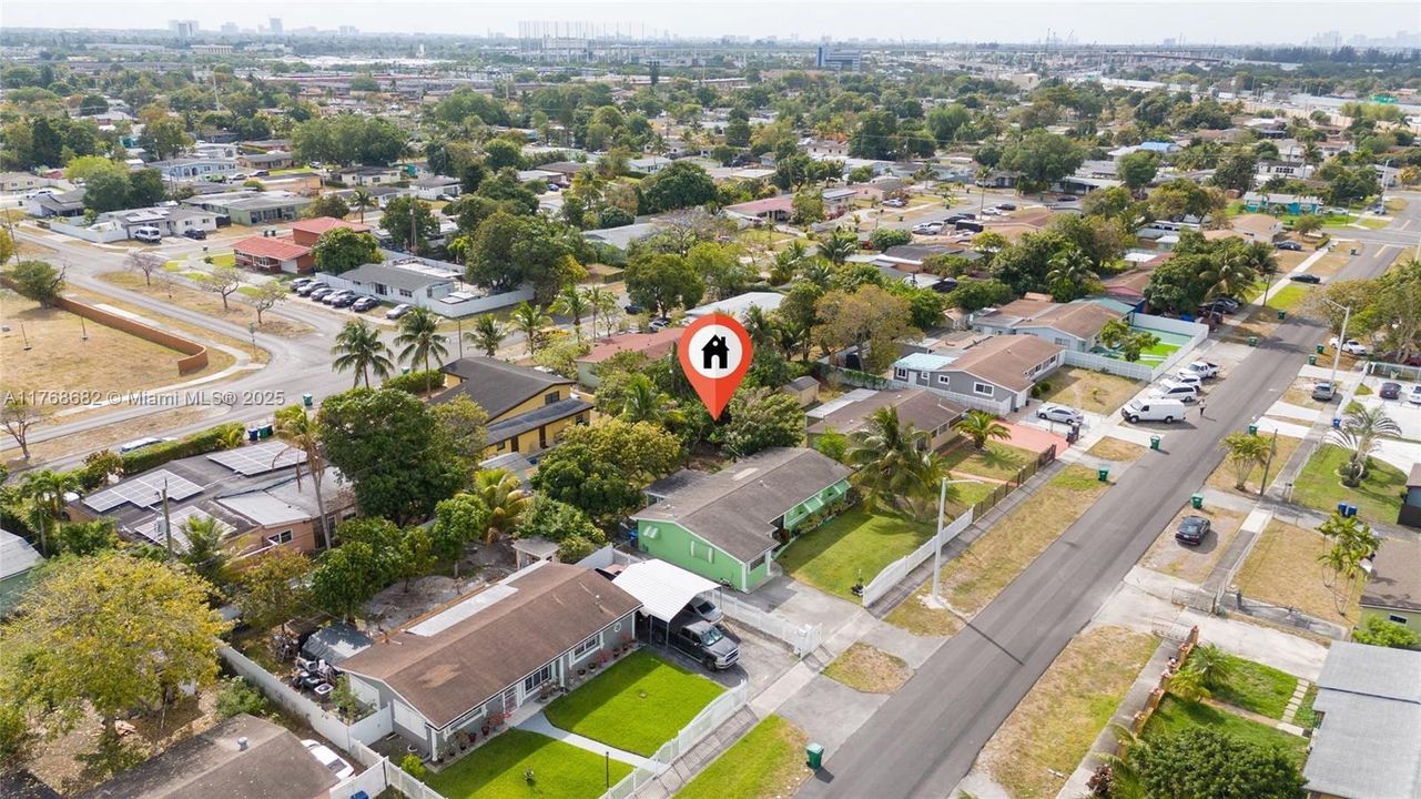 最近售出: $499,800 (3 贝兹, 2 浴室, 1742 平方英尺)