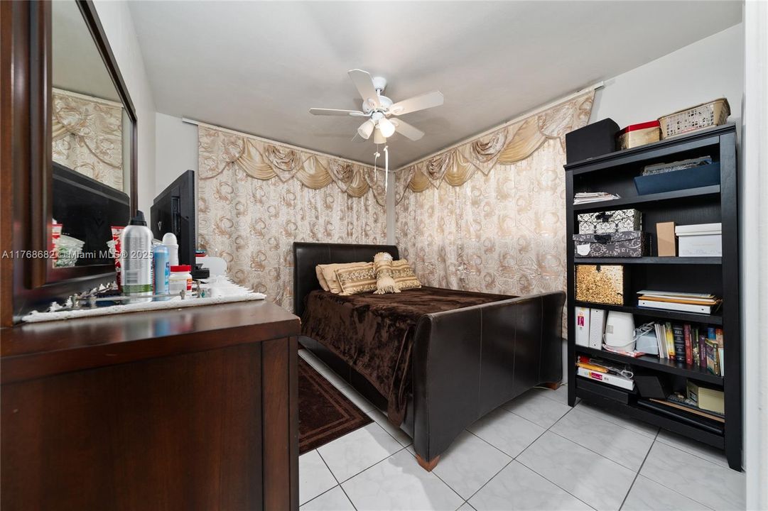 最近售出: $499,800 (3 贝兹, 2 浴室, 1742 平方英尺)