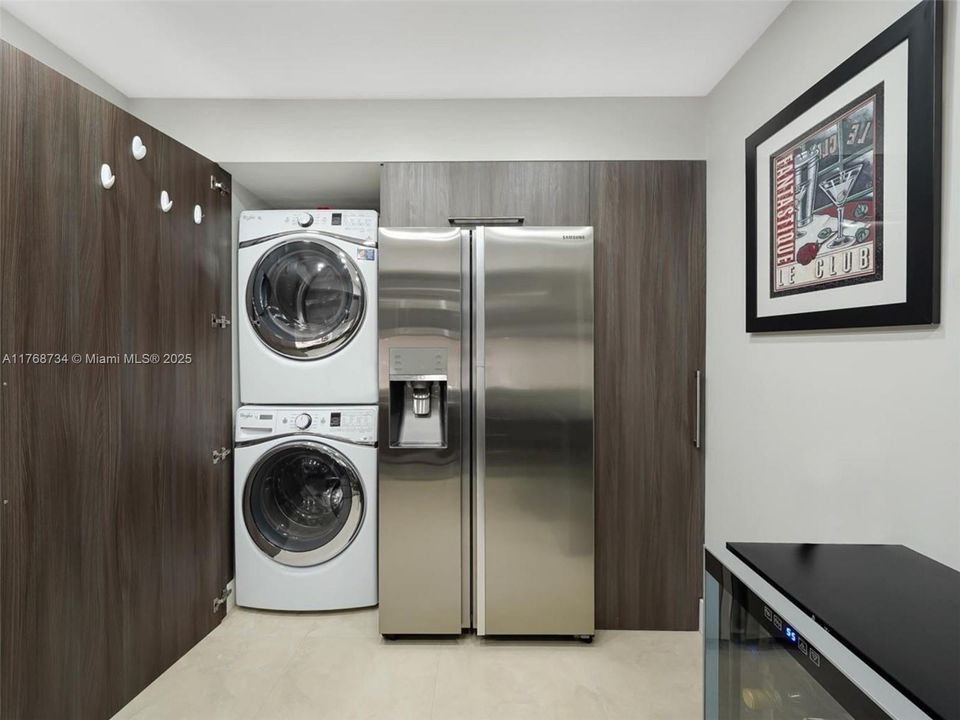 Recently Sold: $269,000 (1 beds, 1 baths, 1008 Square Feet)