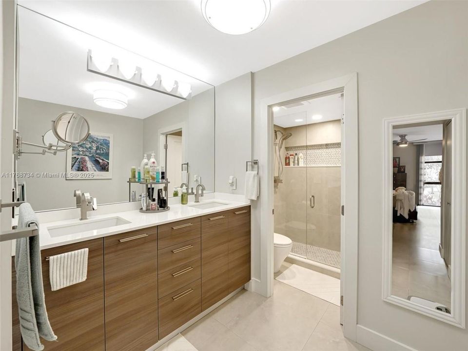 Recently Sold: $269,000 (1 beds, 1 baths, 1008 Square Feet)