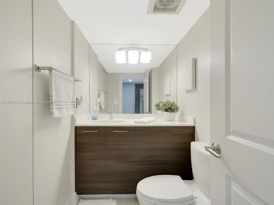 Recently Sold: $269,000 (1 beds, 1 baths, 1008 Square Feet)