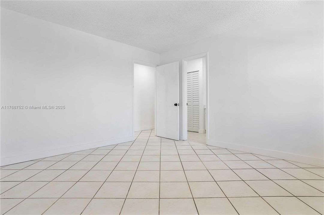 待售: $1,399,000 (0 贝兹, 0 浴室, 4350 平方英尺)