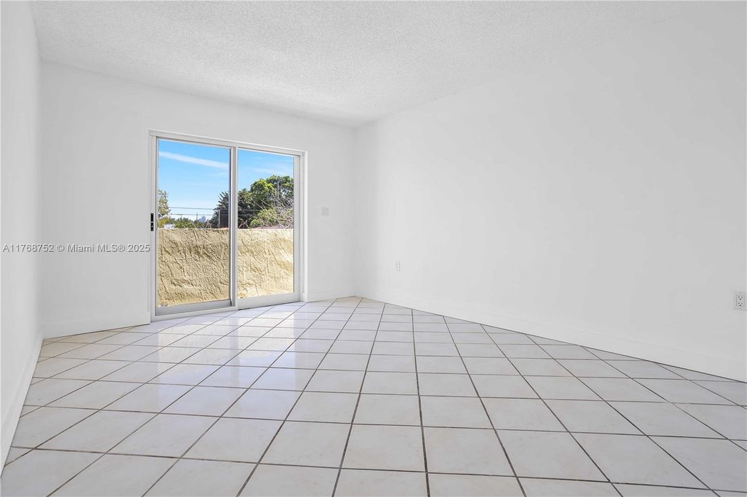 待售: $1,399,000 (0 贝兹, 0 浴室, 4350 平方英尺)