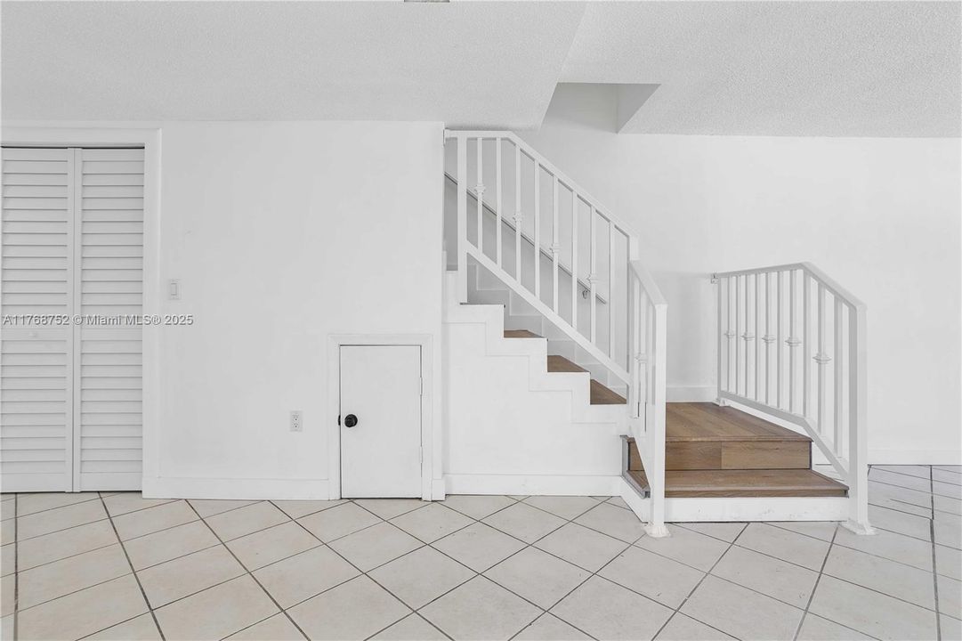 待售: $1,399,000 (0 贝兹, 0 浴室, 4350 平方英尺)