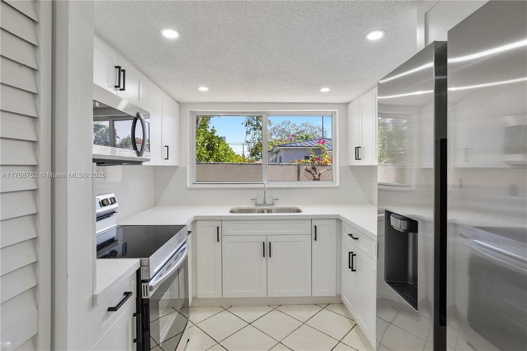 待售: $1,399,000 (0 贝兹, 0 浴室, 4350 平方英尺)