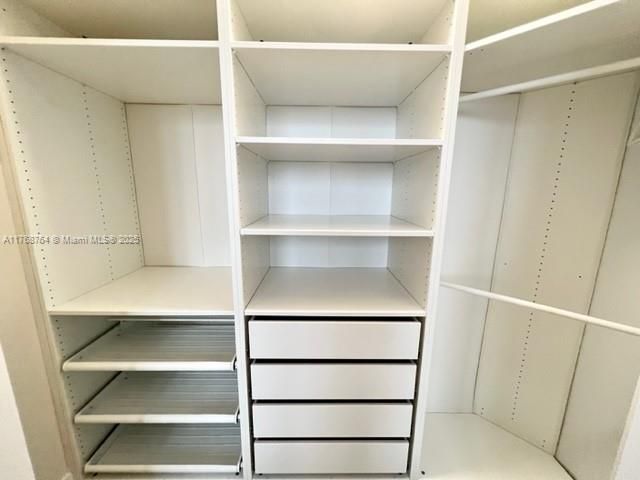 待售: $775,000 (3 贝兹, 3 浴室, 1577 平方英尺)