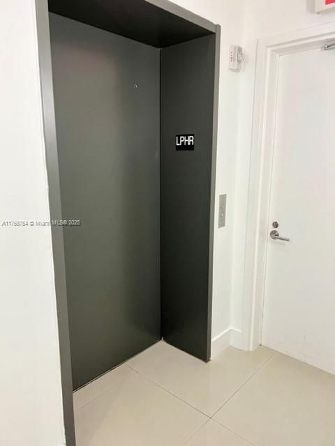 待售: $775,000 (3 贝兹, 3 浴室, 1577 平方英尺)