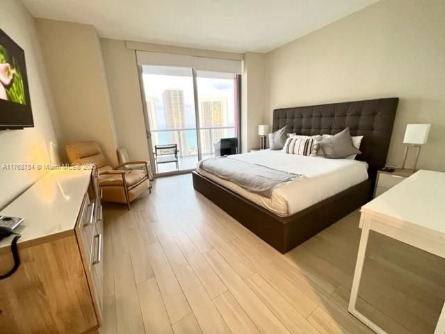 待售: $775,000 (3 贝兹, 3 浴室, 1577 平方英尺)