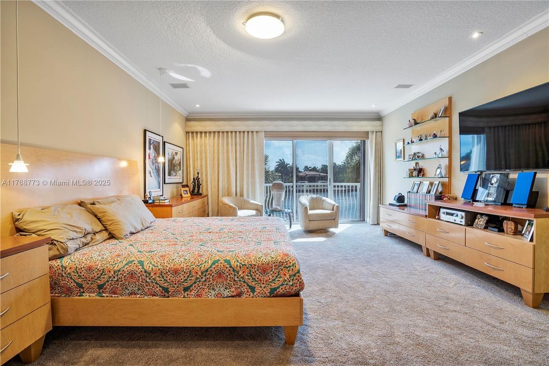 待售: $2,750,000 (5 贝兹, 6 浴室, 3600 平方英尺)