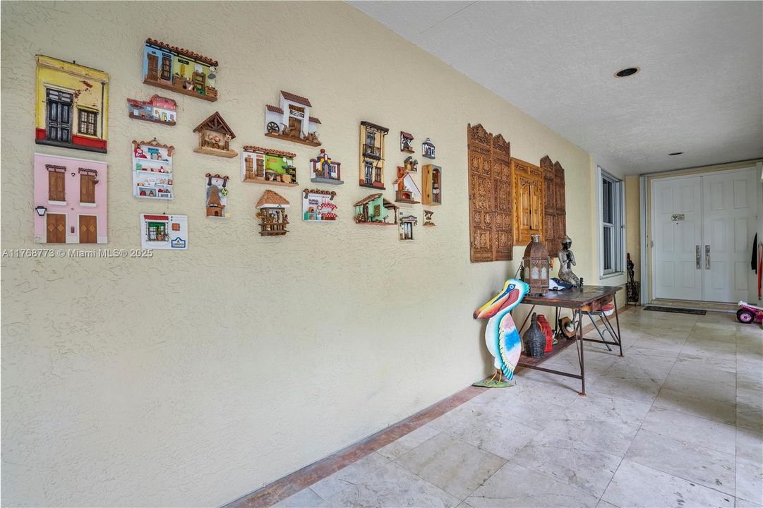 待售: $2,750,000 (5 贝兹, 6 浴室, 3600 平方英尺)