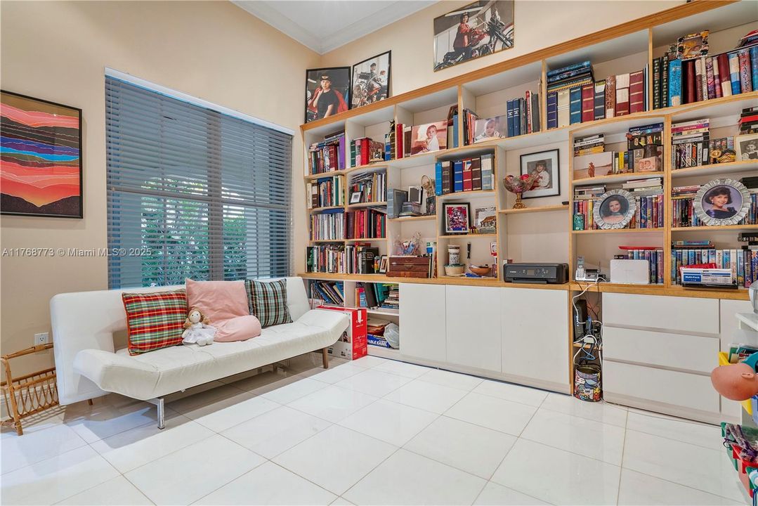 待售: $2,750,000 (5 贝兹, 6 浴室, 3600 平方英尺)