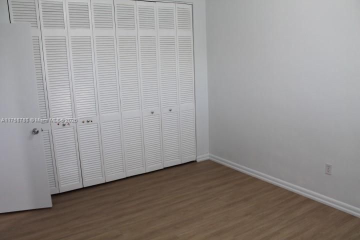 Recently Sold: $375,000 (2 beds, 2 baths, 879 Square Feet)