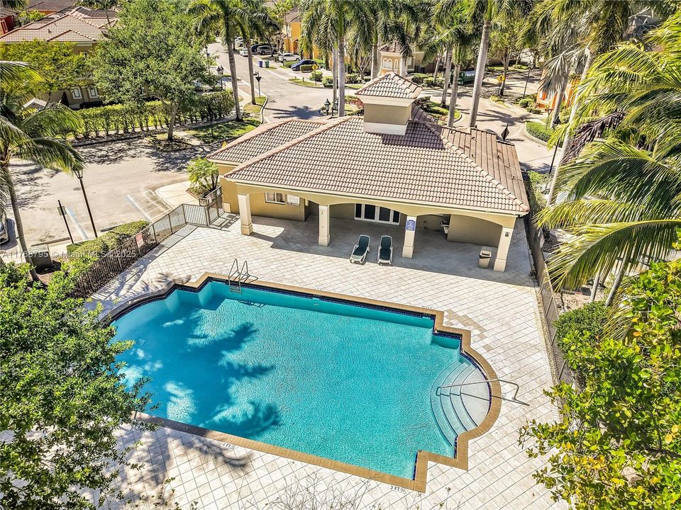 Vendido Recientemente: $510,000 (4 camas, 3 baños, 2190 Pies cuadrados)