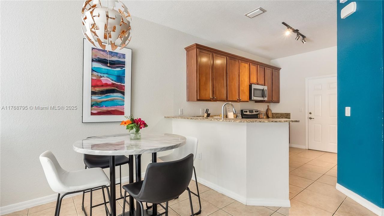 Vendido Recientemente: $510,000 (4 camas, 3 baños, 2190 Pies cuadrados)