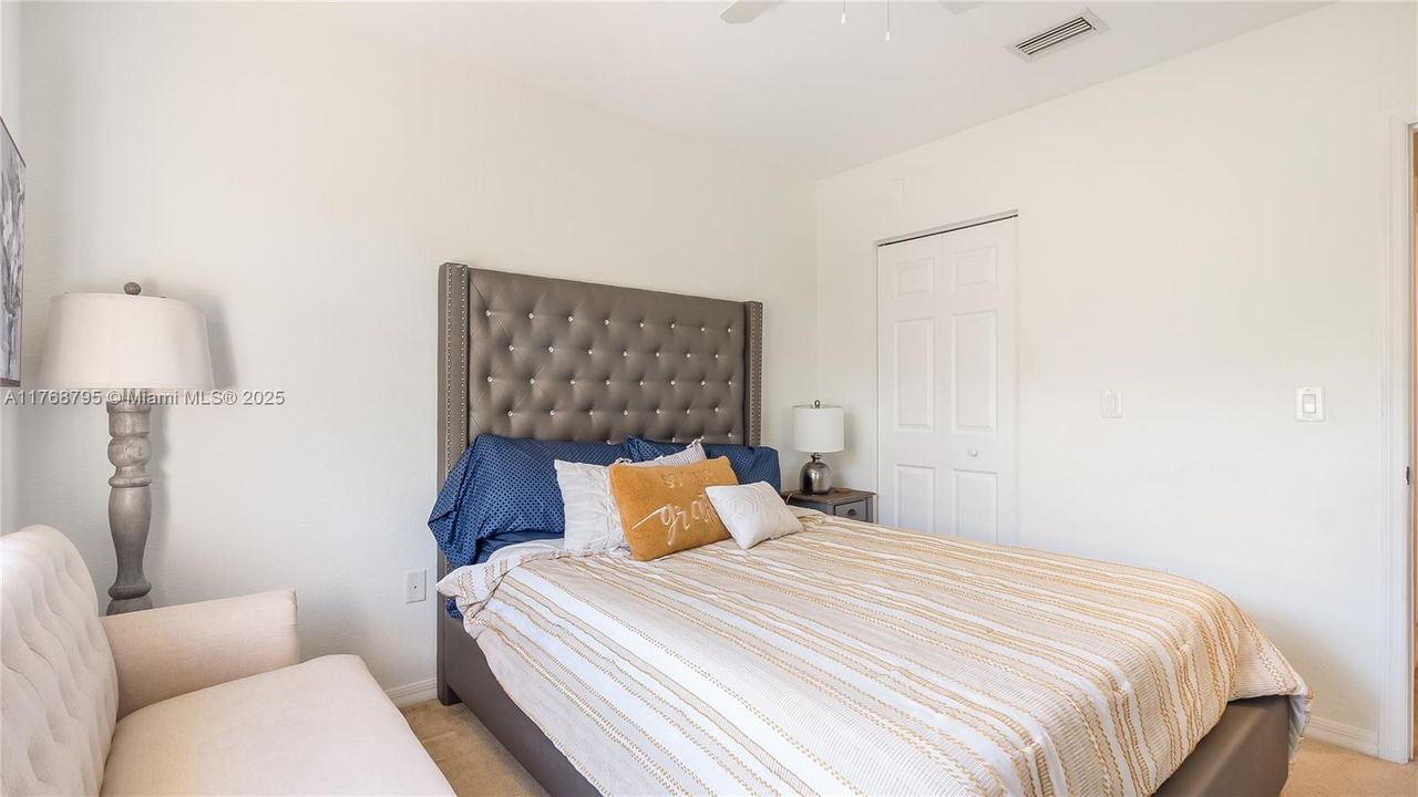 Vendido Recientemente: $510,000 (4 camas, 3 baños, 2190 Pies cuadrados)