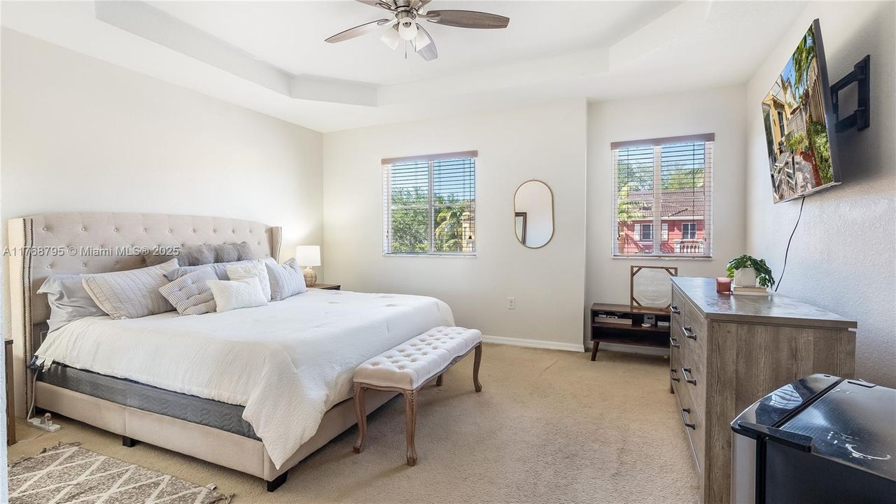 Vendido Recientemente: $510,000 (4 camas, 3 baños, 2190 Pies cuadrados)