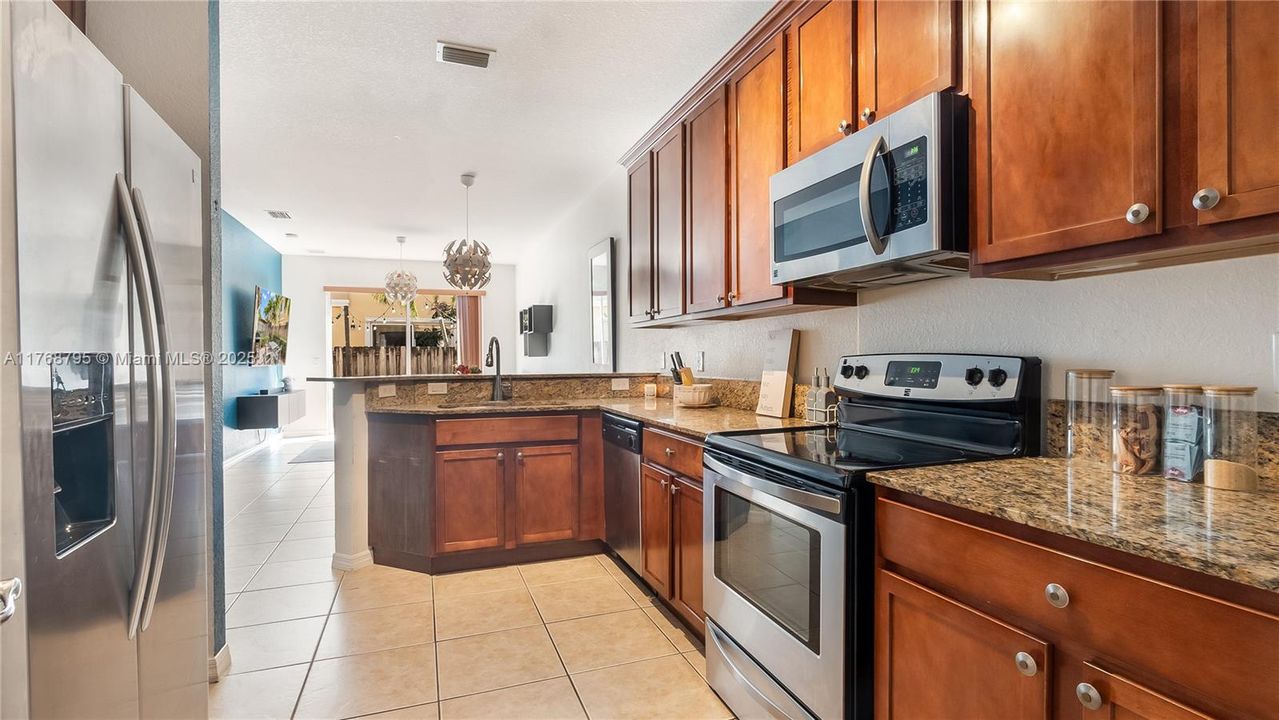 Vendido Recientemente: $510,000 (4 camas, 3 baños, 2190 Pies cuadrados)