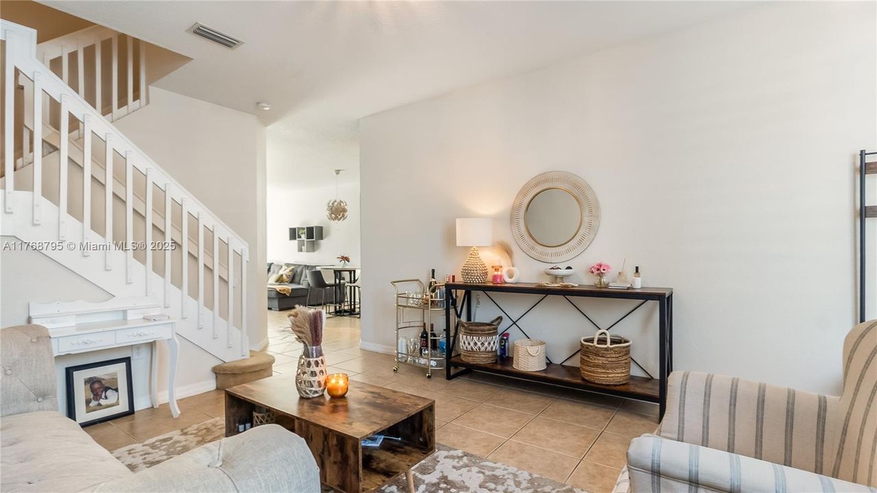 Vendido Recientemente: $510,000 (4 camas, 3 baños, 2190 Pies cuadrados)