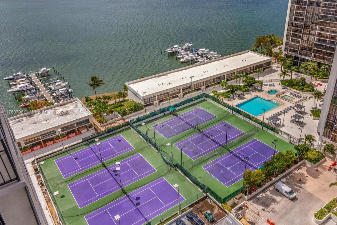 Recently Sold: $475,000 (1 beds, 1 baths, 868 Square Feet)