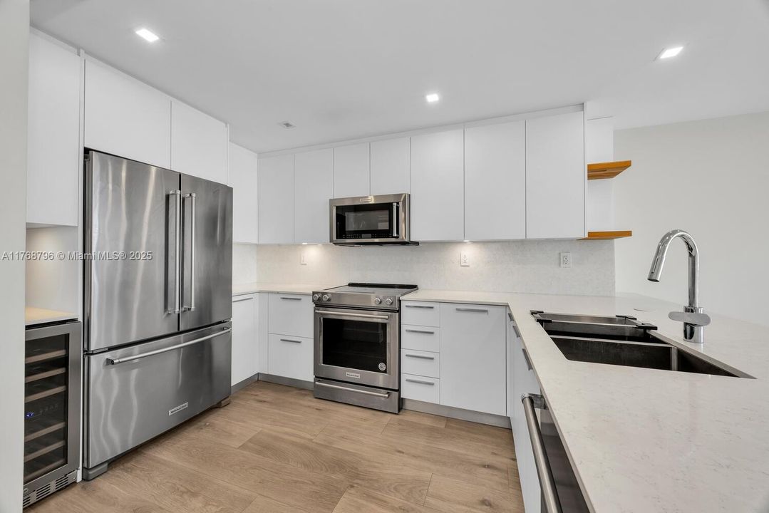 Recently Sold: $475,000 (1 beds, 1 baths, 868 Square Feet)