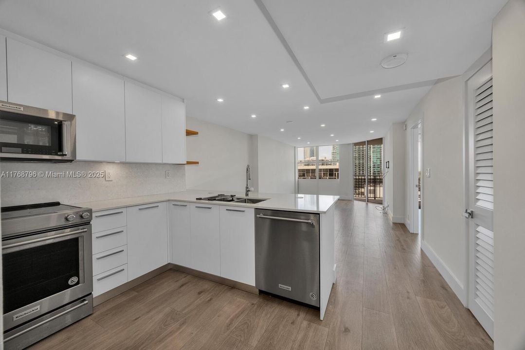 Recently Sold: $475,000 (1 beds, 1 baths, 868 Square Feet)