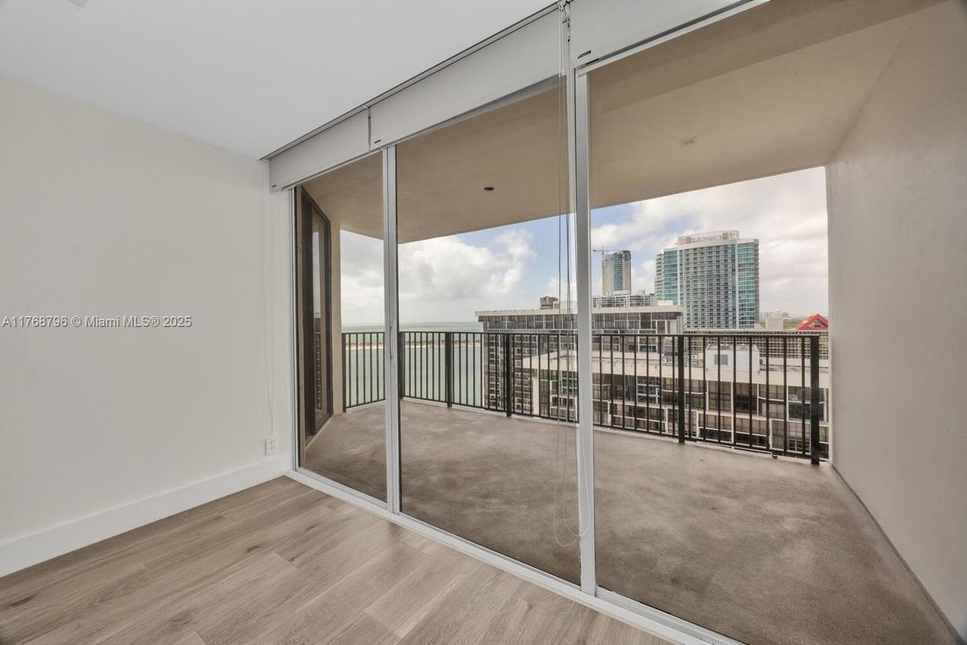 Recently Sold: $475,000 (1 beds, 1 baths, 868 Square Feet)