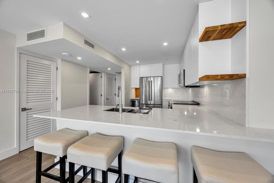 Recently Sold: $475,000 (1 beds, 1 baths, 868 Square Feet)