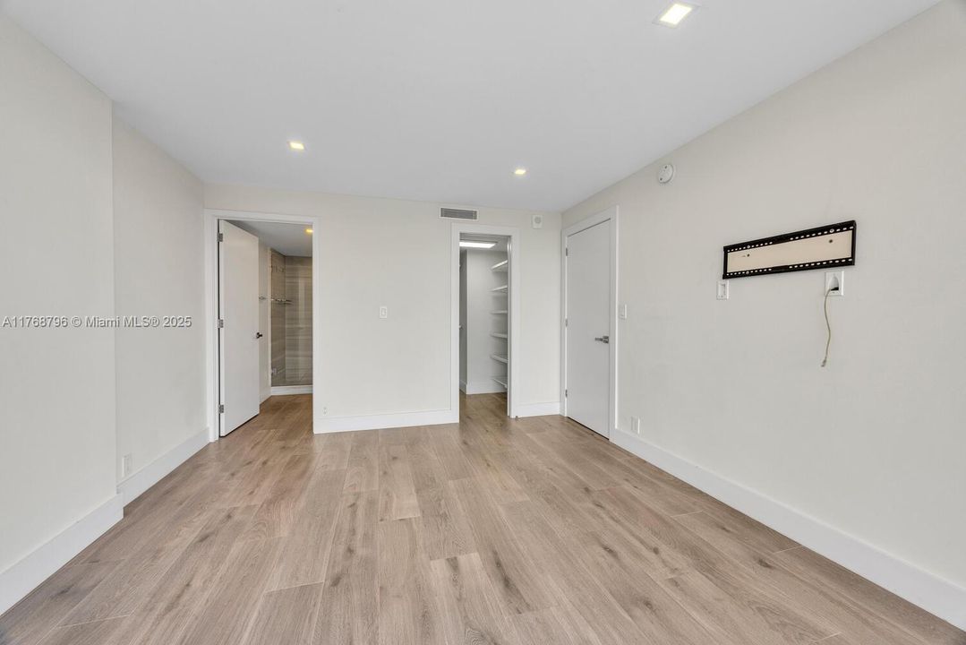 Recently Sold: $475,000 (1 beds, 1 baths, 868 Square Feet)