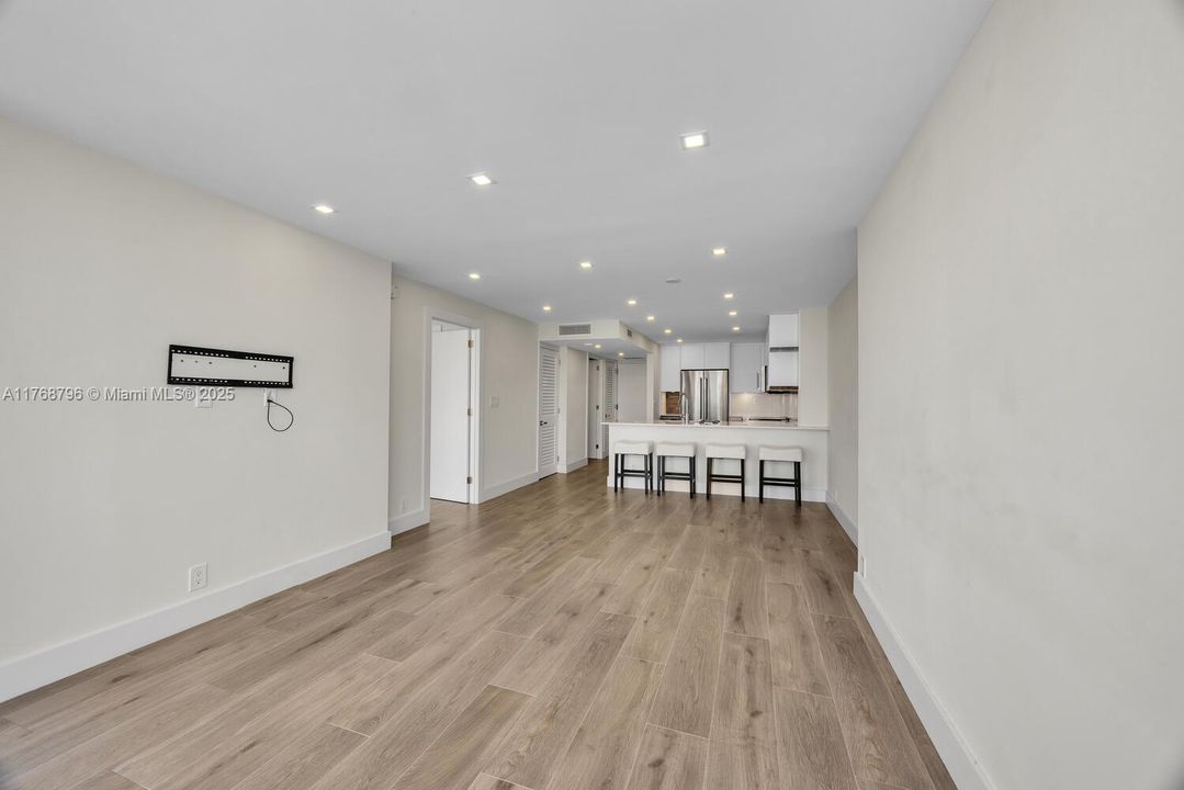 Recently Sold: $475,000 (1 beds, 1 baths, 868 Square Feet)