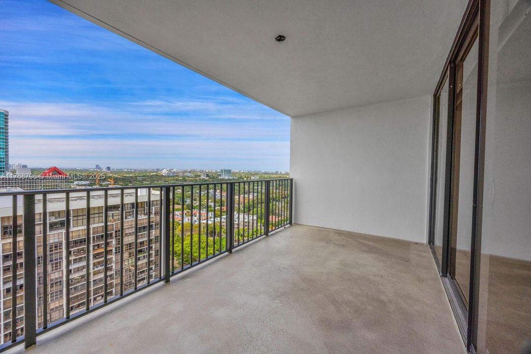 Recently Sold: $475,000 (1 beds, 1 baths, 868 Square Feet)