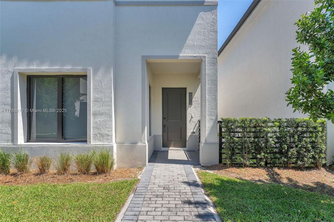 Recently Rented: $5,000 (4 beds, 3 baths, 2158 Square Feet)