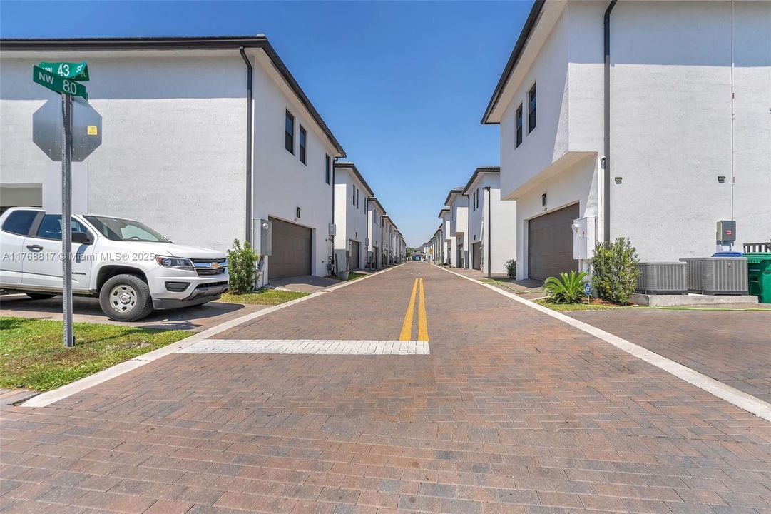 Recently Rented: $5,000 (4 beds, 3 baths, 2158 Square Feet)