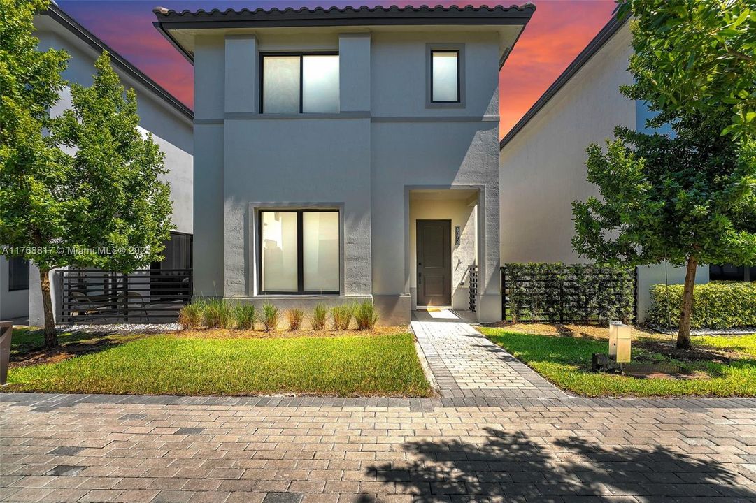 Recently Rented: $5,000 (4 beds, 3 baths, 2158 Square Feet)