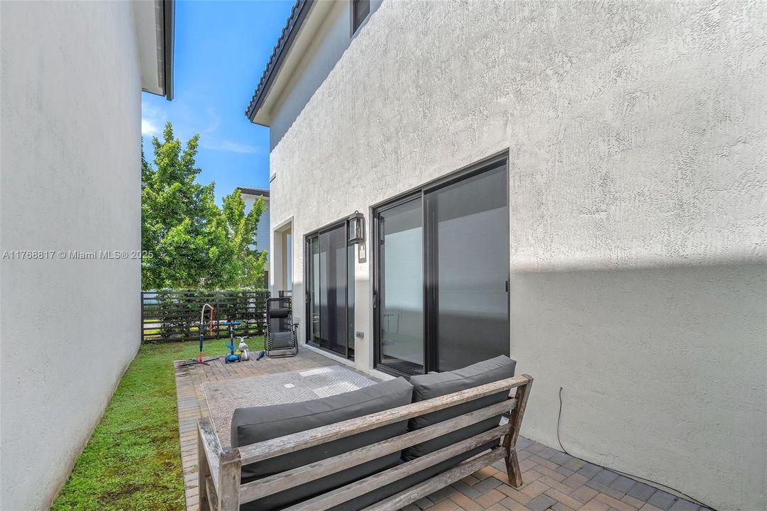 Recently Rented: $5,000 (4 beds, 3 baths, 2158 Square Feet)