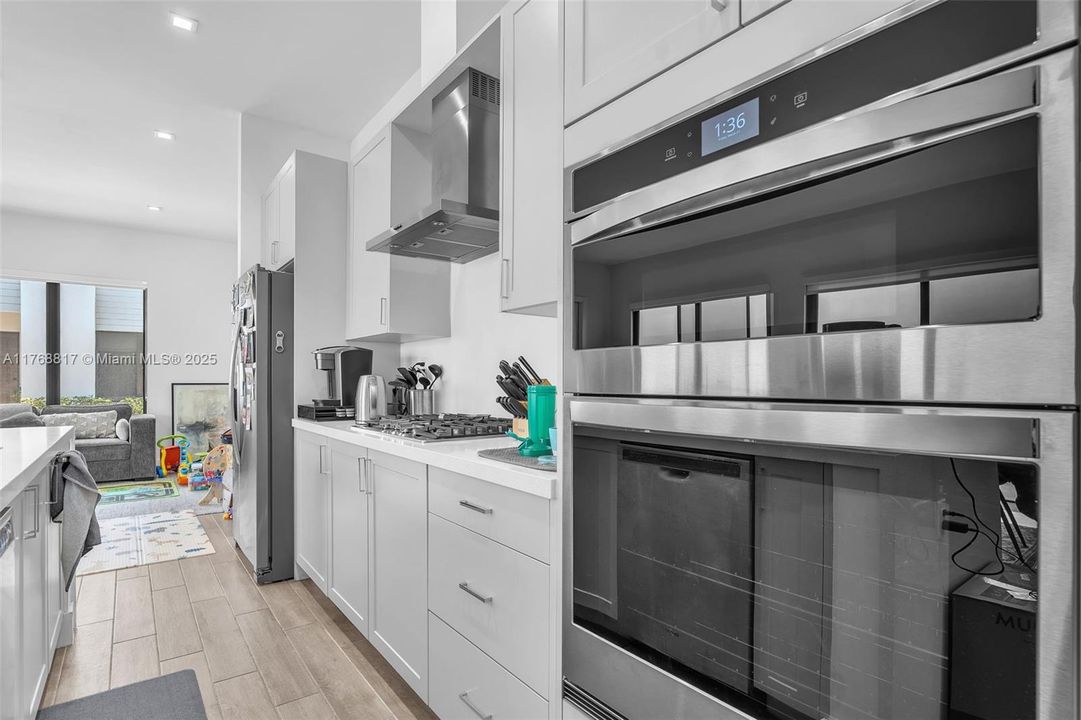 Recently Rented: $5,000 (4 beds, 3 baths, 2158 Square Feet)