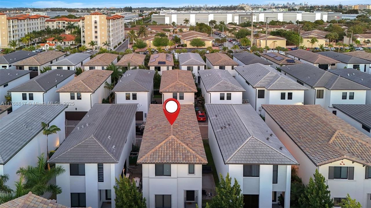 Recently Rented: $5,000 (4 beds, 3 baths, 2158 Square Feet)