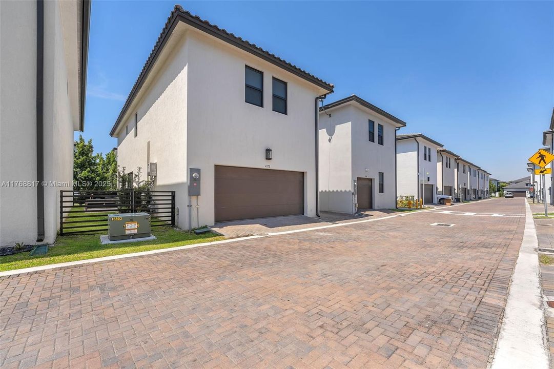 Recently Rented: $5,000 (4 beds, 3 baths, 2158 Square Feet)